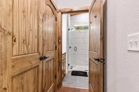 Entry Way - 73 Oak Branch Dr, Murphy, NC 28906 photo 4 of 11