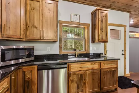 Kitchen - 73 Oak Branch Dr, Murphy, NC 28906 photo 5 of 6