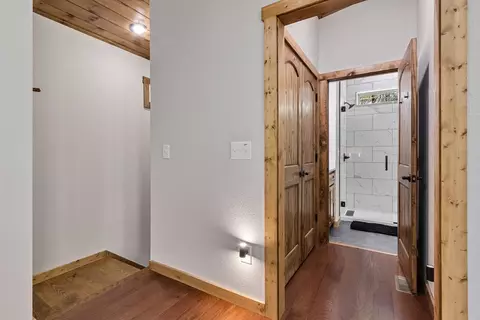 Entry Way - 73 Oak Branch Dr, Murphy, NC 28906 photo 3 of 11