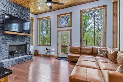 Living - 73 Oak Branch Dr, Murphy, NC 28906 photo 3 of 5