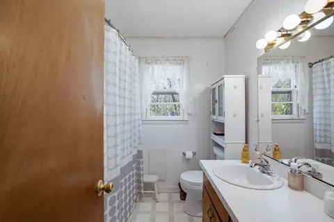 Bath - 1266 Ford Rd, Warne, NC 28909 photo 2 of 2