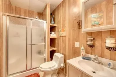 Bath - 694 Hilltop Rd, Murphy, NC 28906 photo 4 of 5