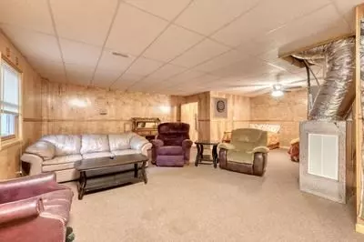 Living - 694 Hilltop Rd, Murphy, NC 28906 photo 2 of 3