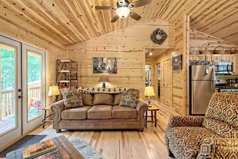 Living - 29 Carrolls Rdg, Murphy, NC 28906 photo 5 of 6