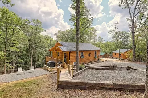 29 Carrolls Rdg, Murphy, NC 28906