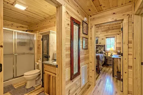 Entry Way - 29 Carrolls Rdg, Murphy, NC 28906 photo 1 of 4