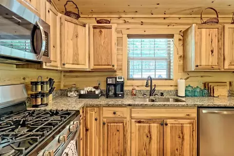 Kitchen - 29 Carrolls Rdg, Murphy, NC 28906 photo 2 of 5
