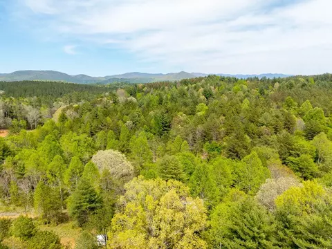 125 Milk And Honey Dr, Murphy, NC 28902
