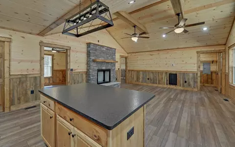 Living - 313 Burger Rd, Murphy, NC 28906 photo 3 of 4
