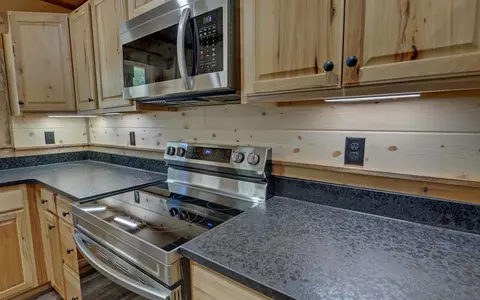 Kitchen - 313 Burger Rd, Murphy, NC 28906 photo 4 of 5