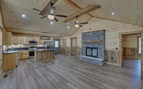 Living - 313 Burger Rd, Murphy, NC 28906 photo 4 of 4