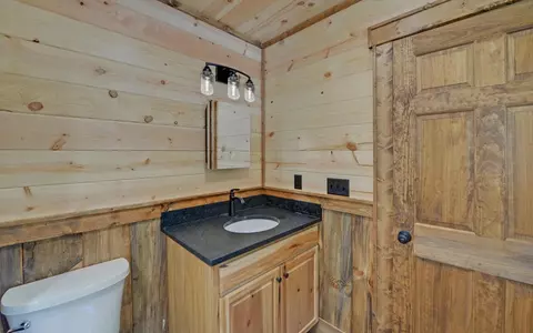 Bath - 313 Burger Rd, Murphy, NC 28906 photo 3 of 4