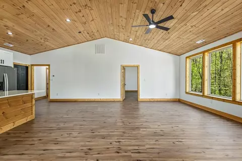 Living - 342 Hunter Rdg, Murphy, NC 28906 photo 7 of 11