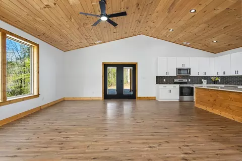 Living - 342 Hunter Rdg, Murphy, NC 28906 photo 3 of 11