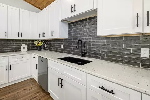 Kitchen - 342 Hunter Rdg, Murphy, NC 28906 photo 4 of 4
