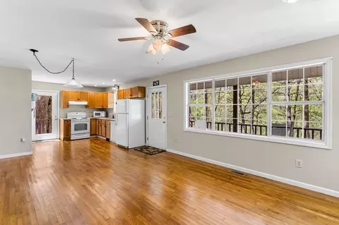 Living - 377 Ed Graves Rd, Murphy, NC 28906 photo 2 of 3