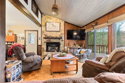 Living - 899 Lonesome Pine Rd, Murphy, NC 28906 photo 5 of 5