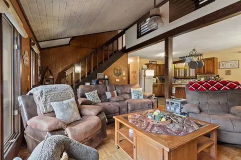 Living - 899 Lonesome Pine Rd, Murphy, NC 28906 photo 3 of 5