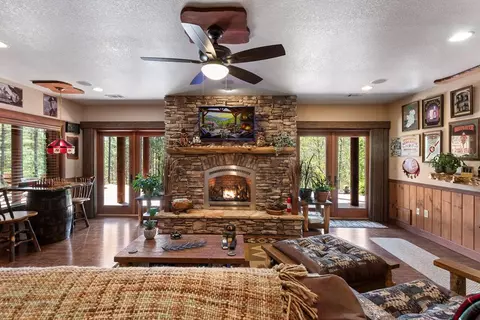 Living - 415 Kestrel Ridge Cir, Murphy, NC 28906 photo 5 of 8