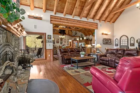 Living - 415 Kestrel Ridge Cir, Murphy, NC 28906 photo 4 of 8