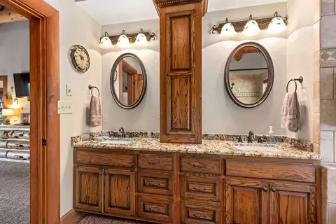 Bath - 415 Kestrel Ridge Cir, Murphy, NC 28906 photo 5 of 10