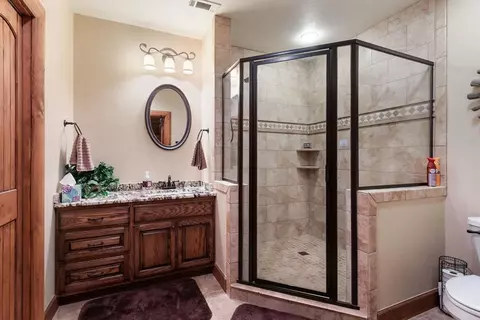 Bath - 415 Kestrel Ridge Cir, Murphy, NC 28906 photo 9 of 10