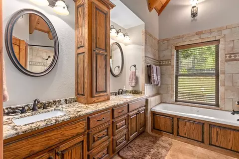 Bath - 415 Kestrel Ridge Cir, Murphy, NC 28906 photo 3 of 10