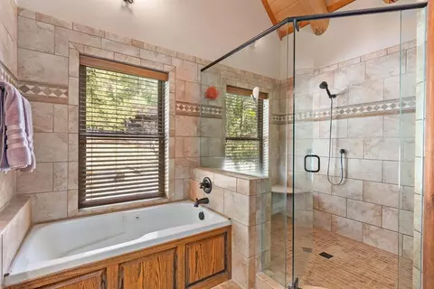 Bath - 415 Kestrel Ridge Cir, Murphy, NC 28906 photo 4 of 10