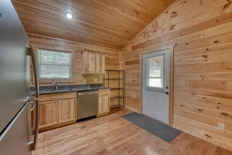 Kitchen - 100 Fern Cove Ln, Murphy, NC 28906 photo 3 of 5