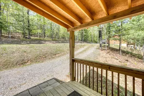 Exterior - 100 Fern Cove Ln, Murphy, NC 28906 photo 4 of 11