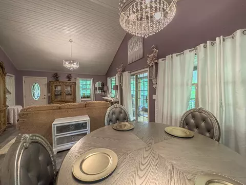 Dining - 89 Box Turtle Ln, Murphy, NC 28906 photo 4 of 5