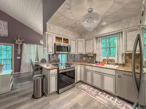 Kitchen - 89 Box Turtle Ln, Murphy, NC 28906 photo 1 of 4