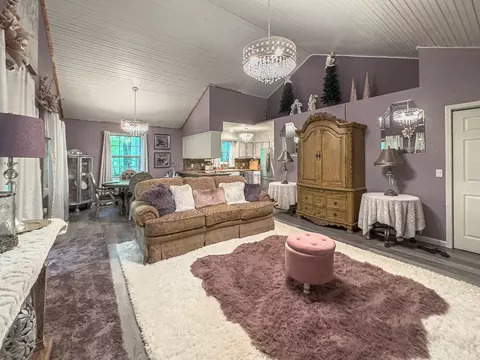Living - 89 Box Turtle Ln, Murphy, NC 28906 photo 2 of 3