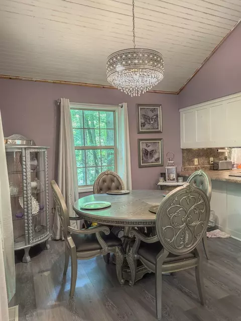 Dining - 89 Box Turtle Ln, Murphy, NC 28906 photo 3 of 5
