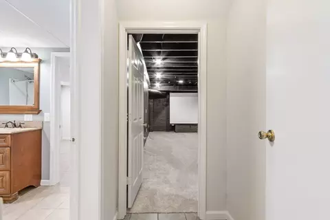 Entry Way - 27 Bayless St, Murphy, NC 28906 photo 15 of 24