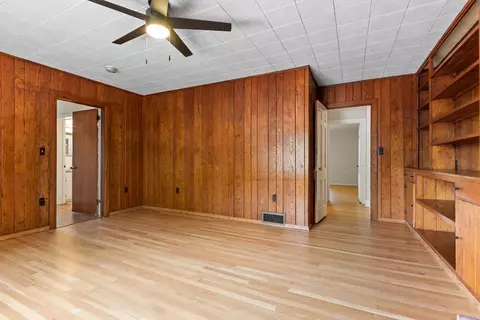 Living - 27 Bayless St, Murphy, NC 28906 photo 12 of 13