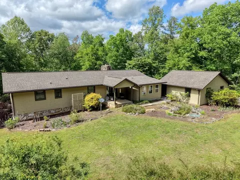 Exterior - 847 Deer Hill Rd, Murphy, NC 28906 photo 2 of 16
