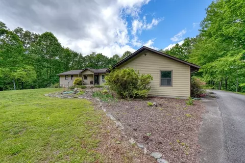 Exterior - 847 Deer Hill Rd, Murphy, NC 28906 photo 7 of 16