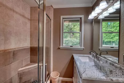 Bath - 847 Deer Hill Rd, Murphy, NC 28906 photo 1 of 4