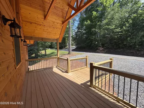 Exterior - 109 Chestnut Oaks Dr, Murphy, NC 28906 photo 4 of 6