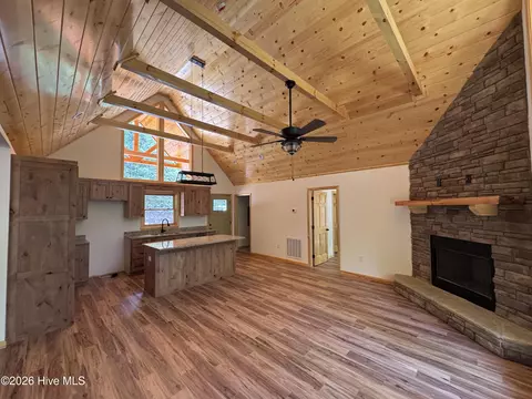 Living - 109 Chestnut Oaks Dr, Murphy, NC 28906 photo 1 of 1
