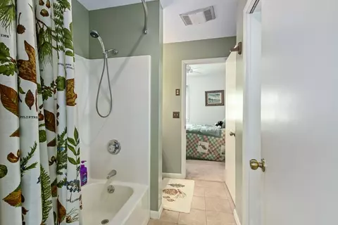 Bath - 87 Snowbird Ln, Murphy, NC 28906 photo 4 of 7