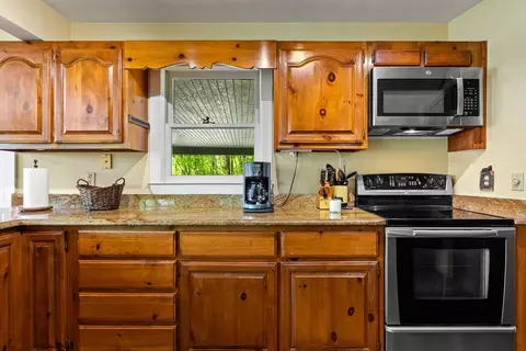 Kitchen - 87 Snowbird Ln, Murphy, NC 28906 photo 3 of 4