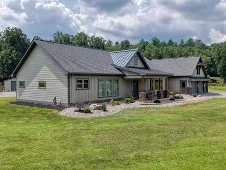 186 Rice Landing Ct, Hayesville, NC 28904