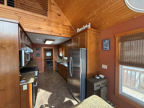 Kitchen - 270 Marina Dr, Murphy, NC 28906 photo 5 of 10