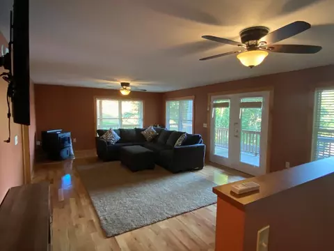 Living - 270 Marina Dr, Murphy, NC 28906 photo 2 of 4