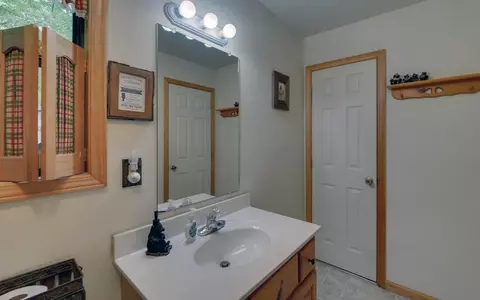Bath - 100 Carvers View Trl, Murphy, NC 28906 photo 1 of 4