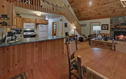 Dining - 100 Carvers View Trl, Murphy, NC 28906 photo 2 of 2