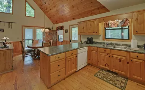 Kitchen - 100 Carvers View Trl, Murphy, NC 28906 photo 3 of 3