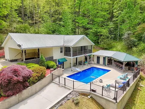Exterior - 522 Fred Amos Rd, Murphy, NC 28906 photo 19 of 29